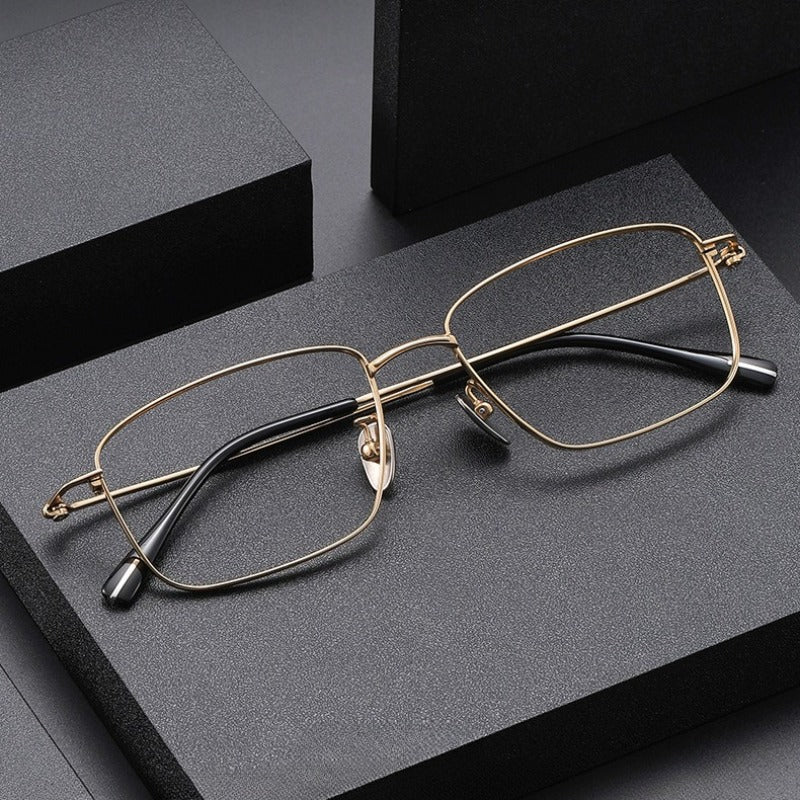 AUT003 Pure Titanium Men's Eyeglasses with Myopia Lenses.