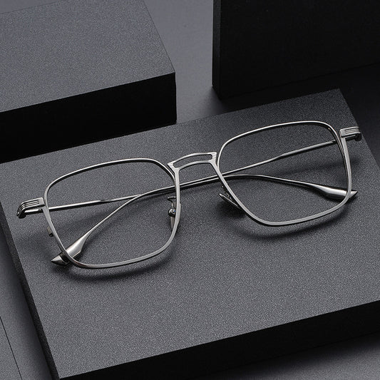 AUT005 Pure Titanium Men's Eyeglasses with Myopia Lenses.
