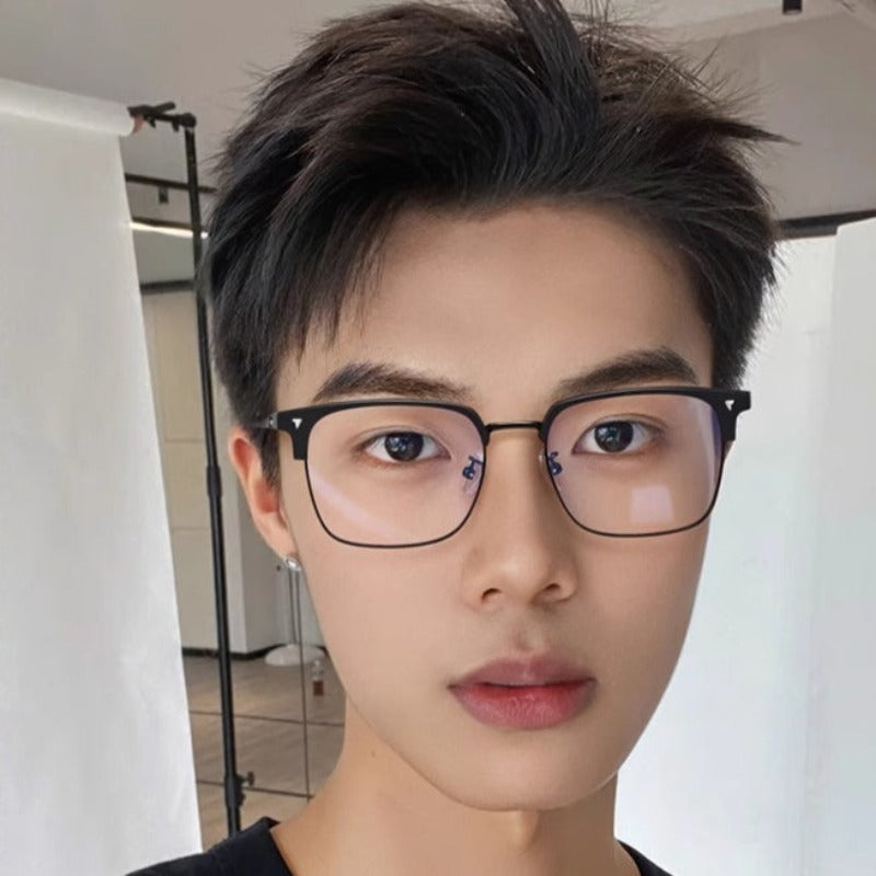 AUT002 Pure Titanium Men's Eyeglasses with Myopia Lenses.